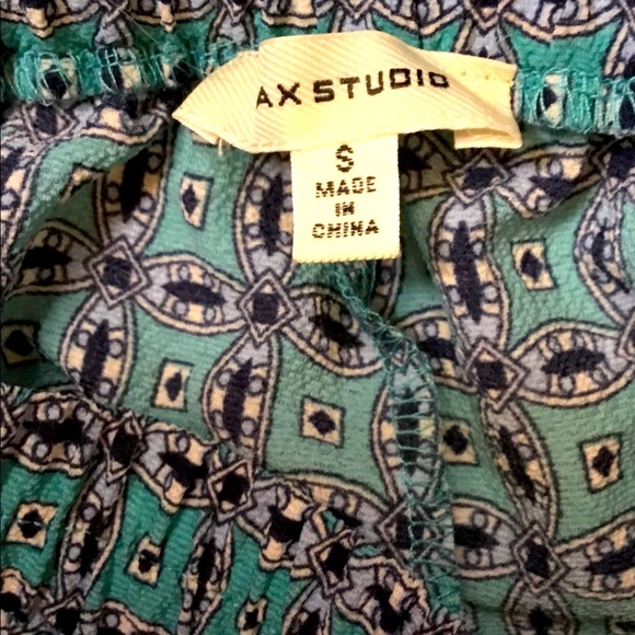 Max Studio Outfit - Picture 3 of 3